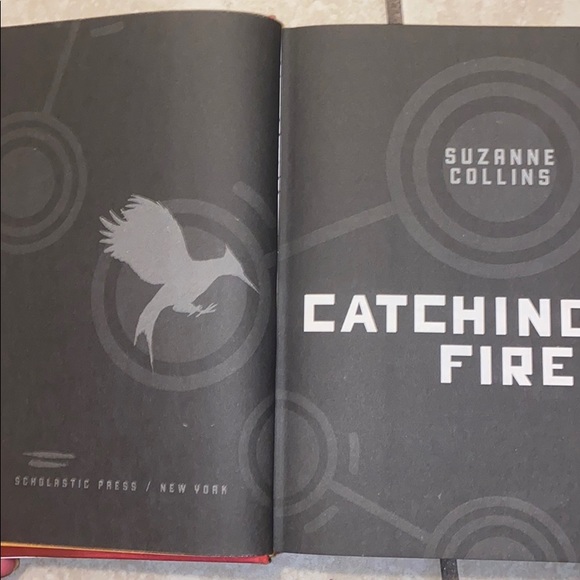 Hunger games catching fire book - Picture 3 of 5